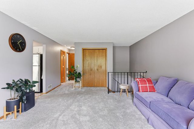 17627 Ionia Court, Lakeville, MN 55044