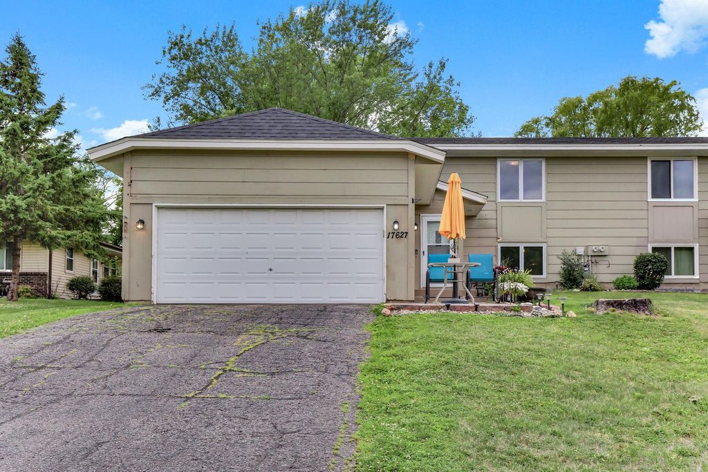 17627 Ionia Court, Lakeville, MN 55044 — photo 2