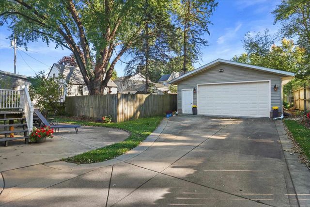 505 W Green Street, Watertown, WI 53098