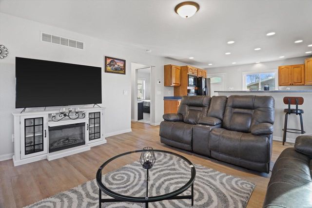 505 W Green Street, Watertown, WI 53098