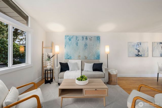 14240 Lake Hills Boulevard, Bellevue, WA 98007