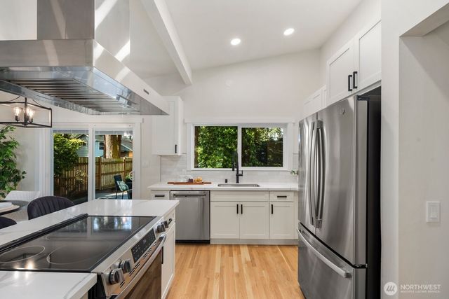 14240 Lake Hills Boulevard, Bellevue, WA 98007