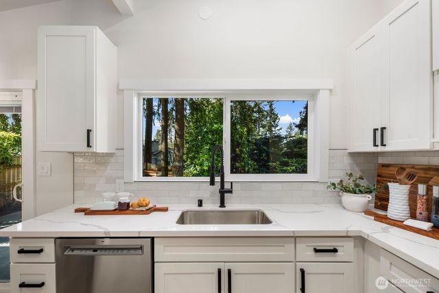 14240 Lake Hills Boulevard, Bellevue, WA 98007