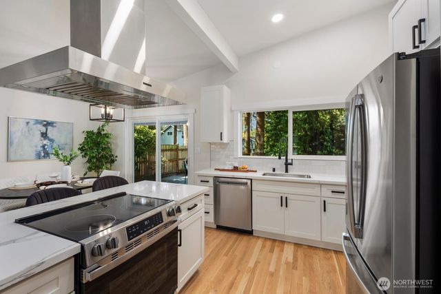 14240 Lake Hills Boulevard, Bellevue, WA 98007