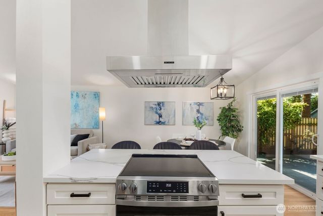 14240 Lake Hills Boulevard, Bellevue, WA 98007