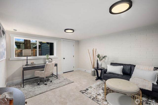 14240 Lake Hills Boulevard, Bellevue, WA 98007