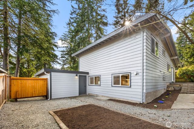 14240 Lake Hills Boulevard, Bellevue, WA 98007