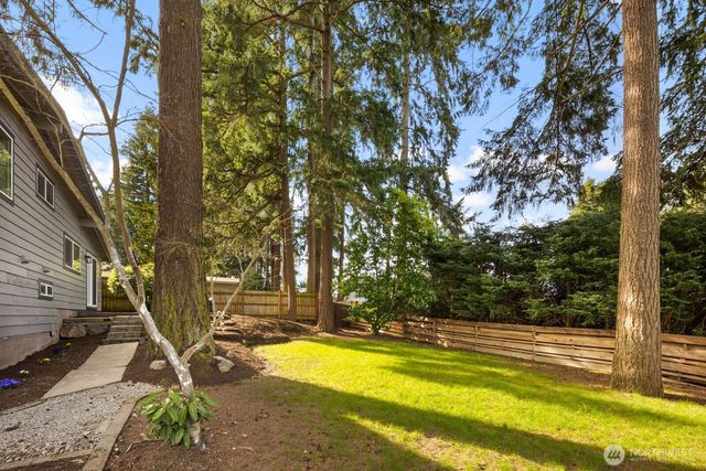 14240 Lake Hills Boulevard, Bellevue, WA 98007