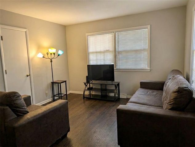 1618 S Appleton Avenue, Independence, MO 64052