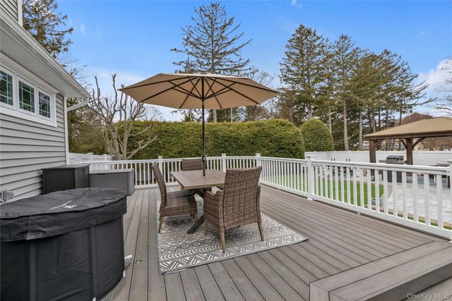 19 Alyssum Avenue, Huntington, NY 11743