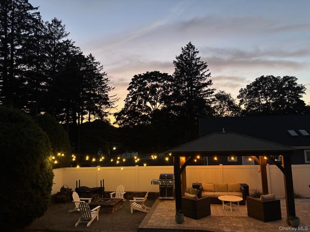 19 Alyssum Avenue, Huntington, NY 11743