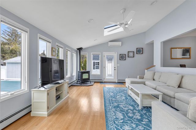 19 Alyssum Avenue, Huntington, NY 11743