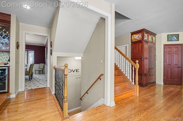 109 W Knorrwood Drive, Oakland Charter Township, MI 48306