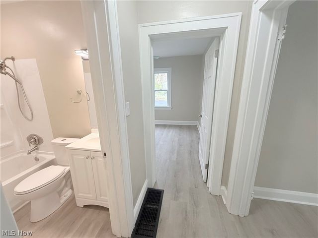 138 Roslyn, Youngstown, OH 44505
