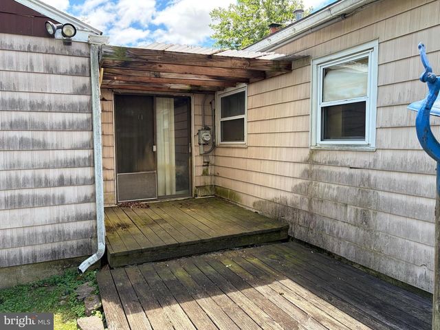 107 MANOR RD, Paoli, PA 19301