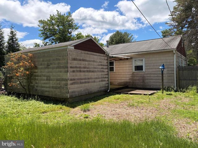 107 MANOR RD, Paoli, PA 19301