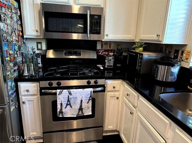 9173 Burnet Avenue, North Hills (los Angeles), CA 91343