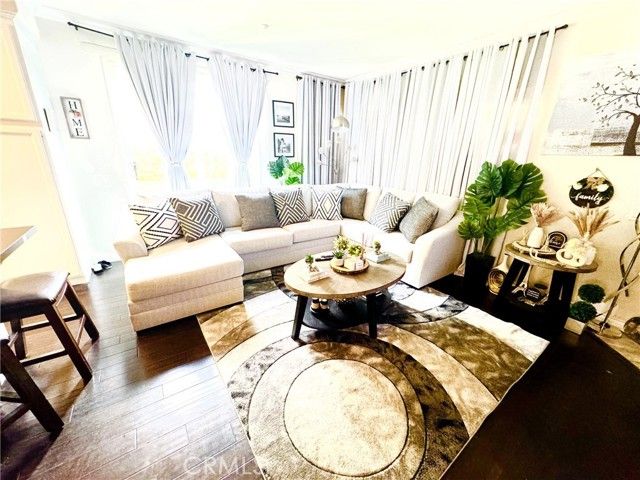 9173 Burnet Avenue, North Hills (los Angeles), CA 91343