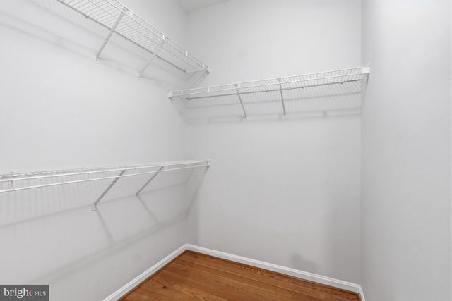 21800 DRAGONS GREEN SQ, Ashburn, VA 20147