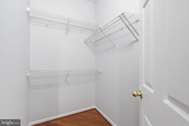 21800 DRAGONS GREEN SQ, Ashburn, VA 20147