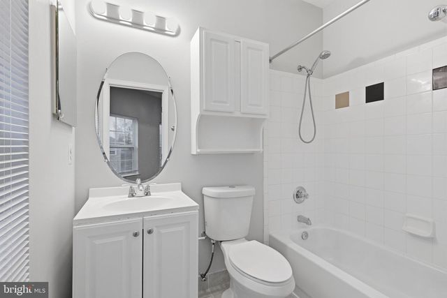 21800 DRAGONS GREEN SQ, Ashburn, VA 20147