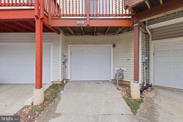 21800 DRAGONS GREEN SQ, Ashburn, VA 20147