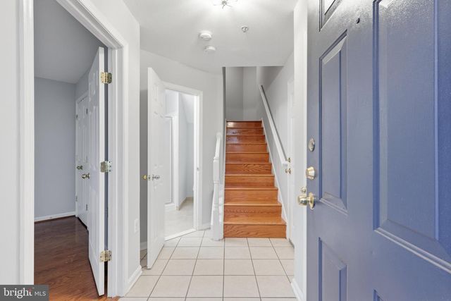 21800 DRAGONS GREEN SQ, Ashburn, VA 20147