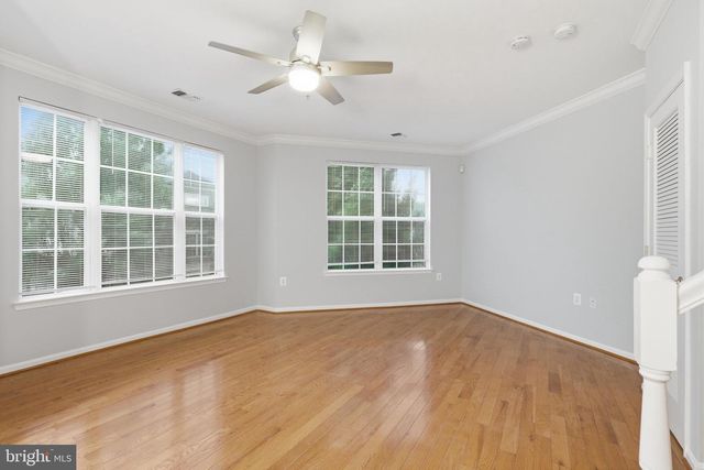 21800 DRAGONS GREEN SQ, Ashburn, VA 20147