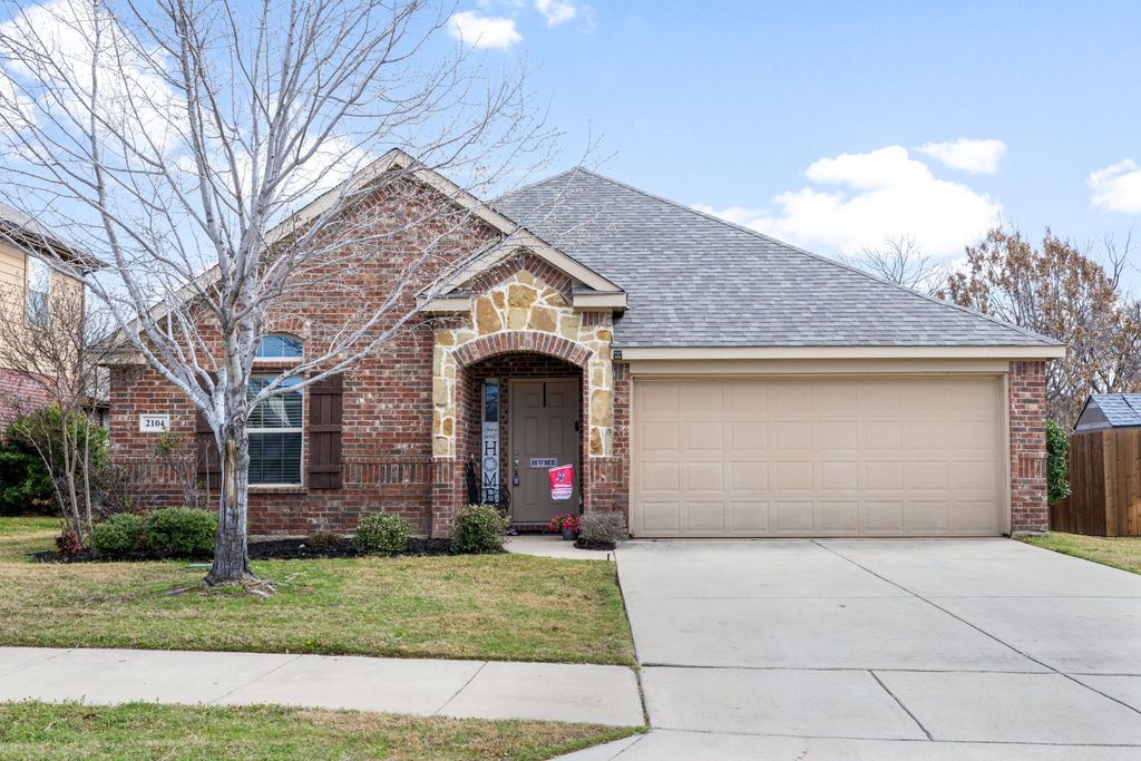2104 Eppright Drive, Little Elm, TX 75068