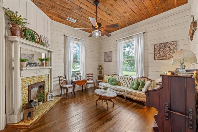 1028 N 4th Street, Waco, TX 76707