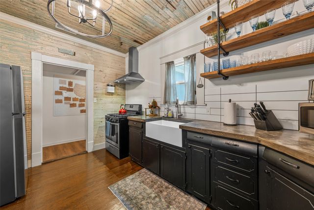 1028 N 4th Street, Waco, TX 76707