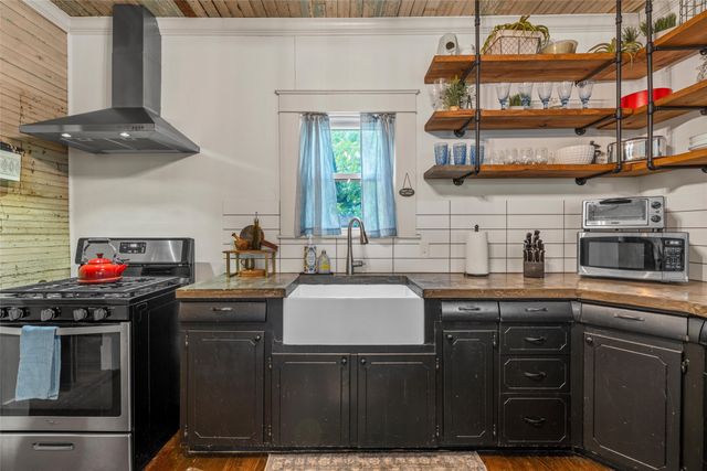 1028 N 4th Street, Waco, TX 76707