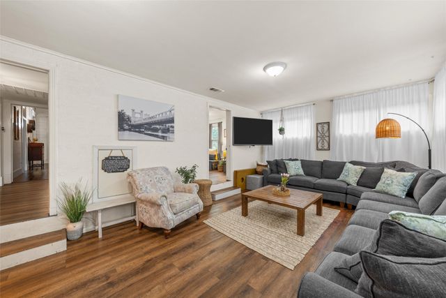 1028 N 4th Street, Waco, TX 76707
