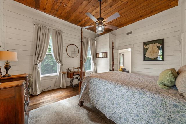 1028 N 4th Street, Waco, TX 76707