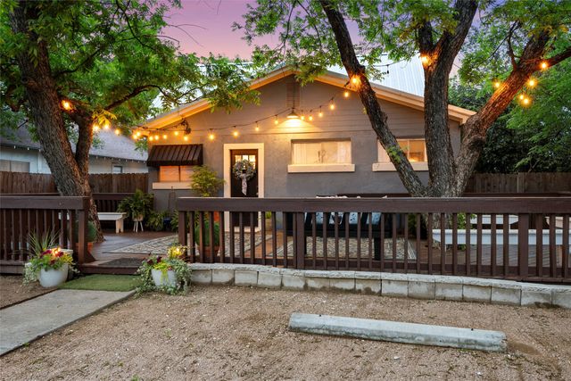 1028 N 4th Street, Waco, TX 76707