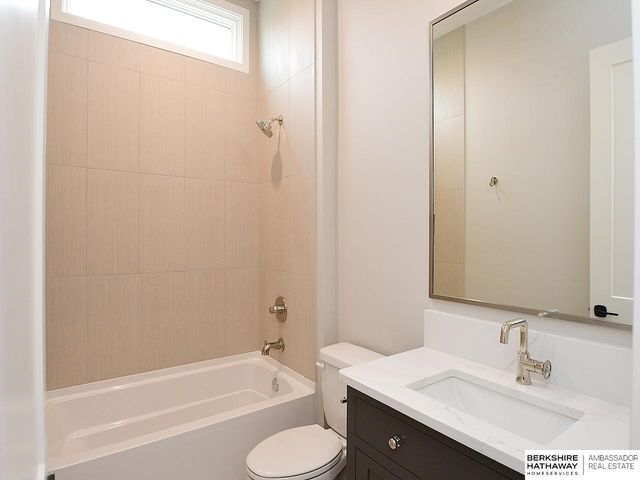 4315 S 219th Street, Elkhorn, NE 68022