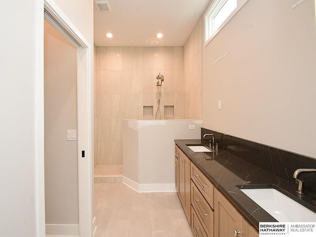 4315 S 219th Street, Elkhorn, NE 68022