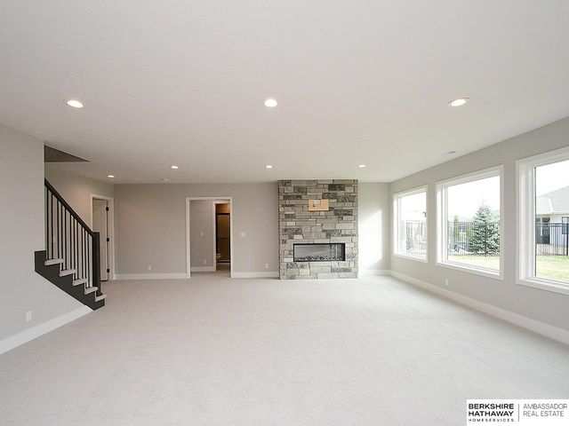 4315 S 219th Street, Elkhorn, NE 68022