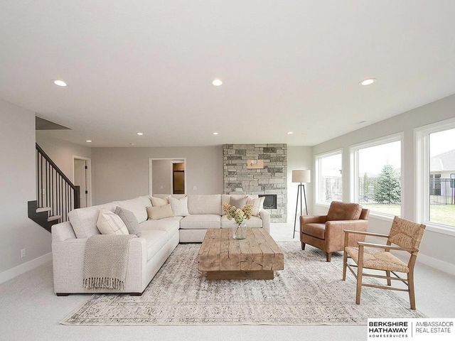 4315 S 219th Street, Elkhorn, NE 68022