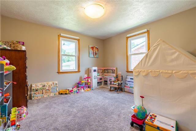 5615 Clover Street, Louisville, OH 44641