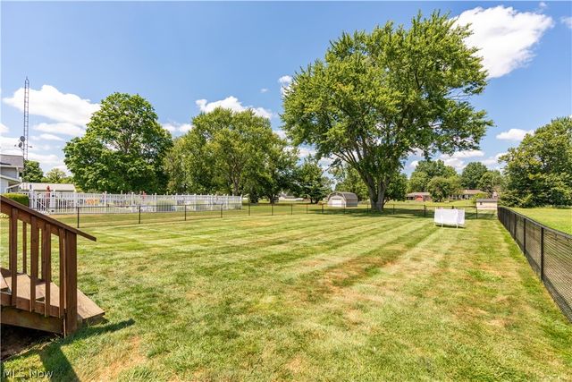 5615 Clover Street, Louisville, OH 44641