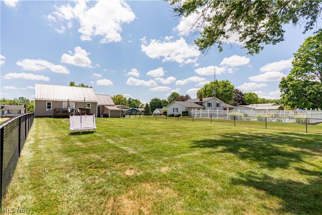 5615 Clover Street, Louisville, OH 44641