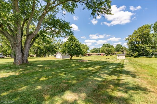 5615 Clover Street, Louisville, OH 44641