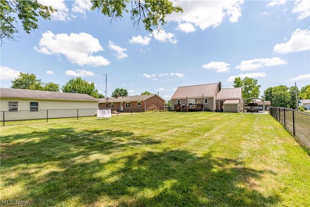 5615 Clover Street, Louisville, OH 44641