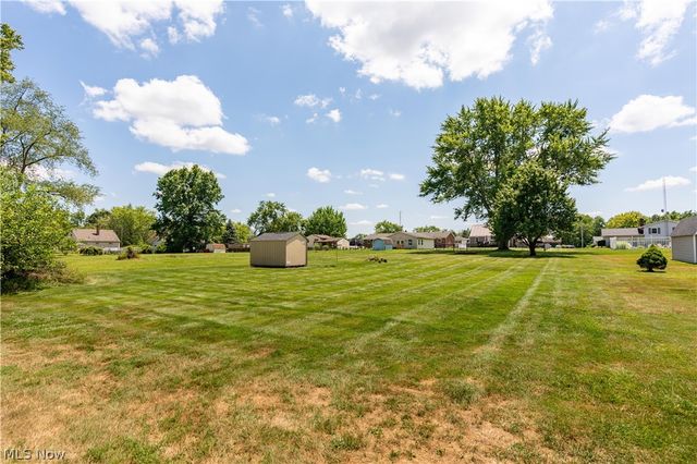 5615 Clover Street, Louisville, OH 44641