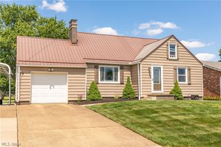 5615 Clover Street, Louisville, OH 44641