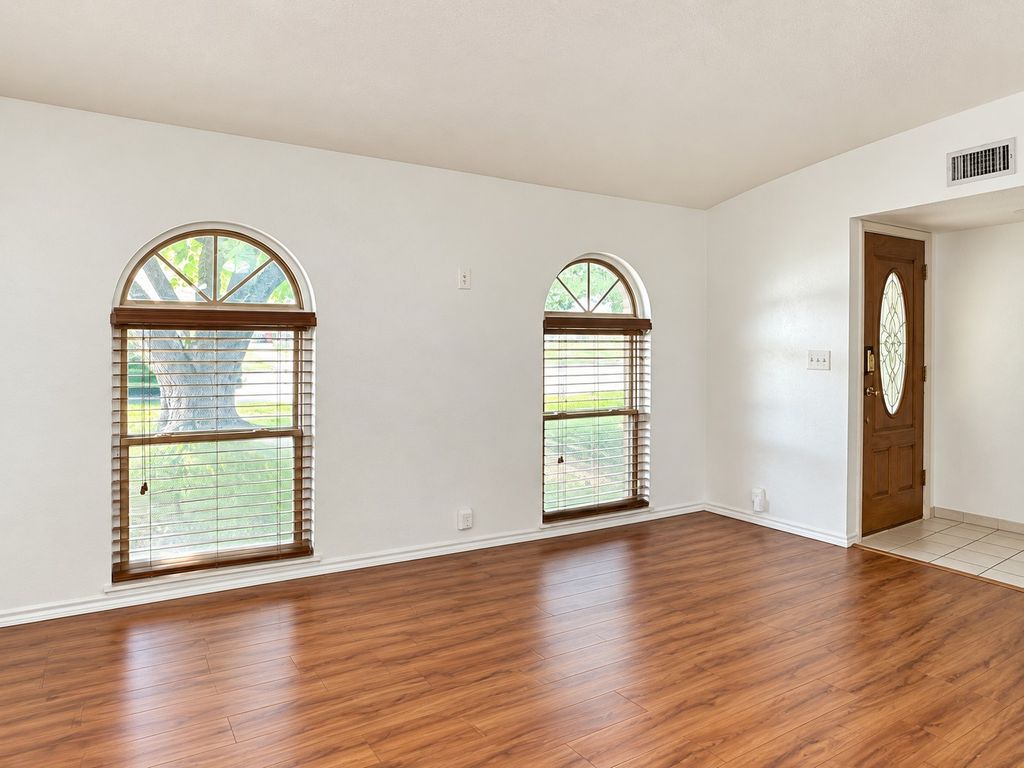 2022 Montana Trail, Grand Prairie, TX 75052 — photo 5