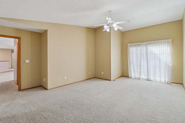 7422 SE 23rd Street 6, Des Moines, IA 50320