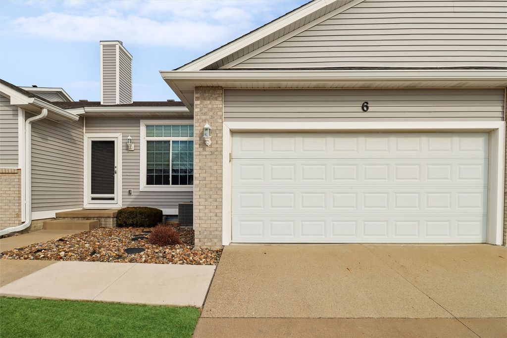 7422 SE 23rd Street 6, Des Moines, IA 50320