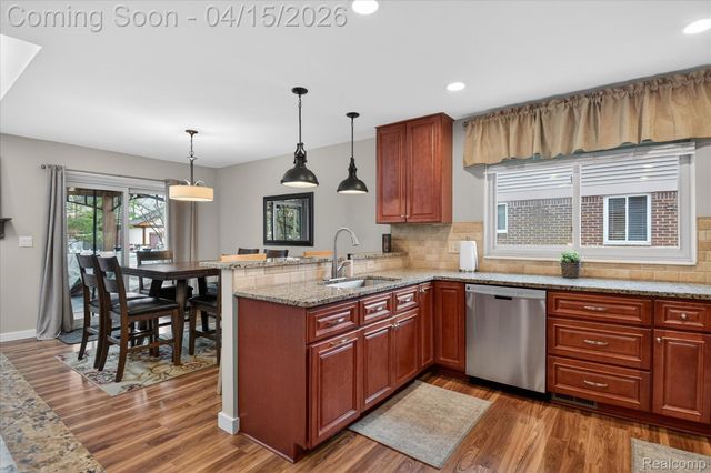 45459 Brunswick Drive, Canton Charter Township, MI 48187